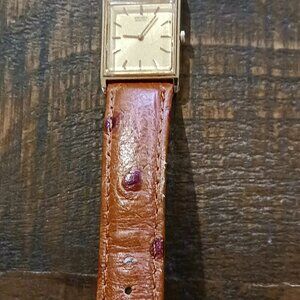 VINTAGE SEIKO WOMEN'S QUARTZ WATCH with OSTRICH LEATHER BAND